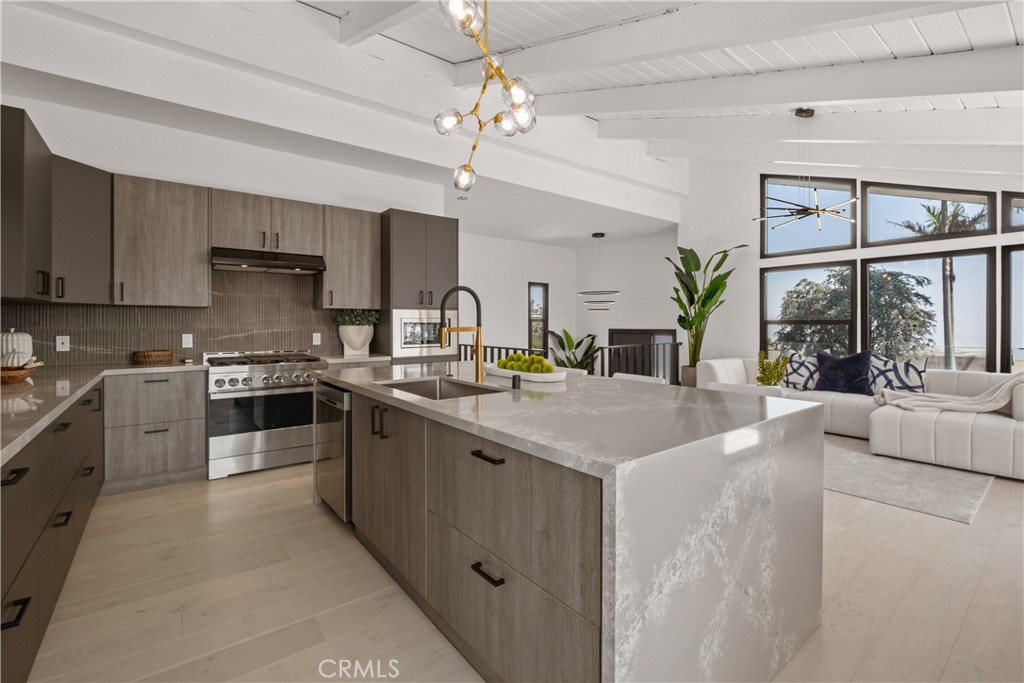 2568 Bonita Way