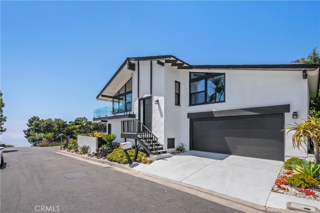 2568 Bonita Way