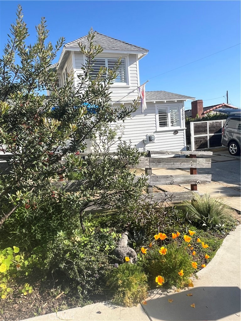 255 Center Street