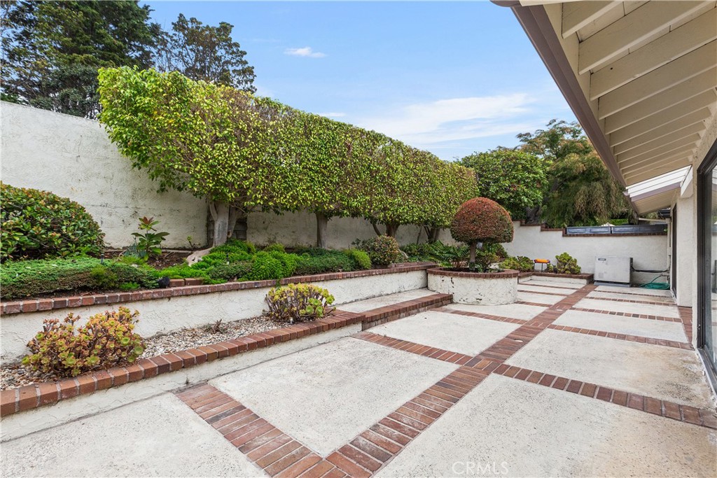 37 Beachcomber Drive