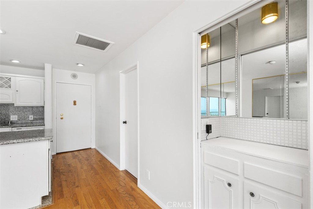 101 California Avenue 905