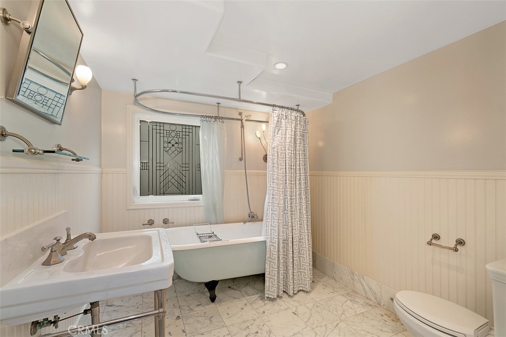 135 Sunset Terrace
