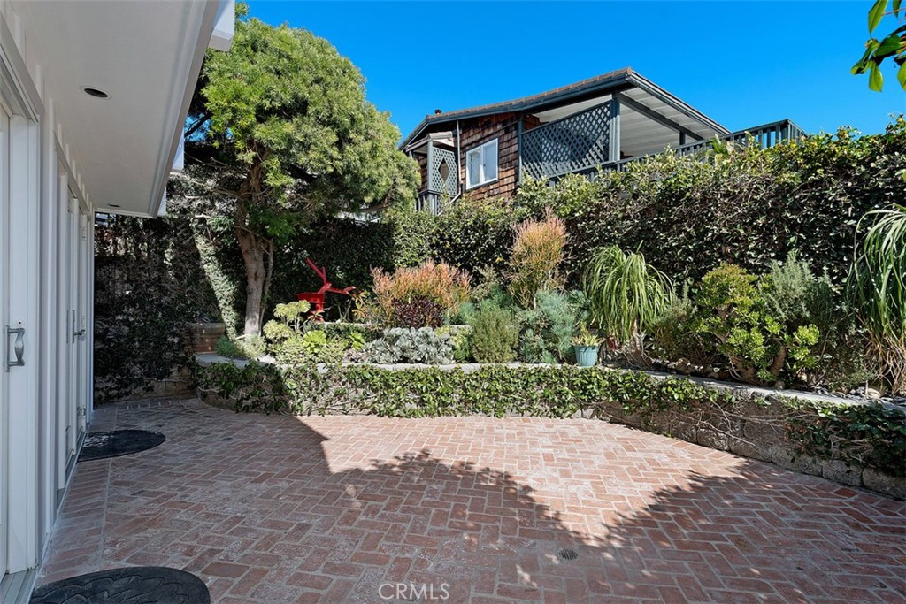 135 Sunset Terrace
