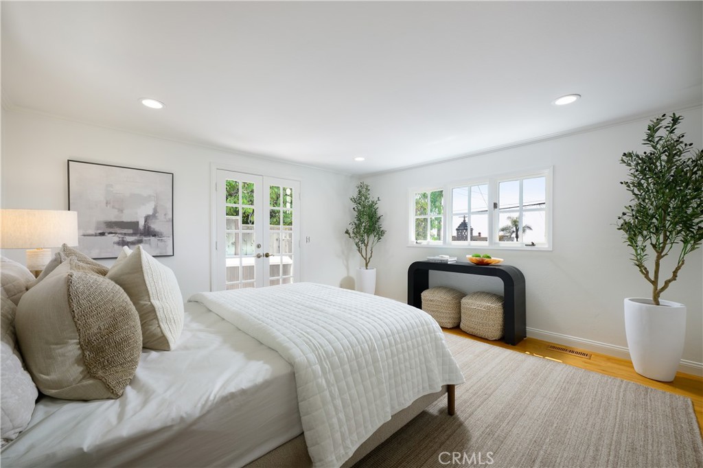 2130 Glenneyre Street