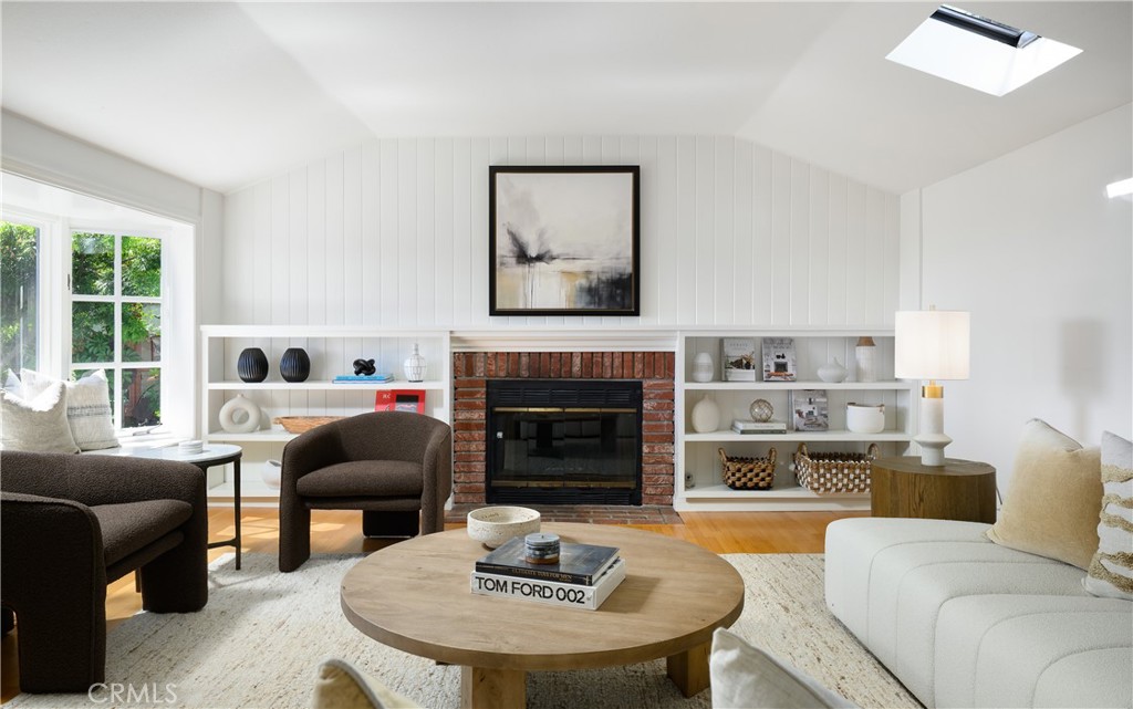 2130 Glenneyre Street