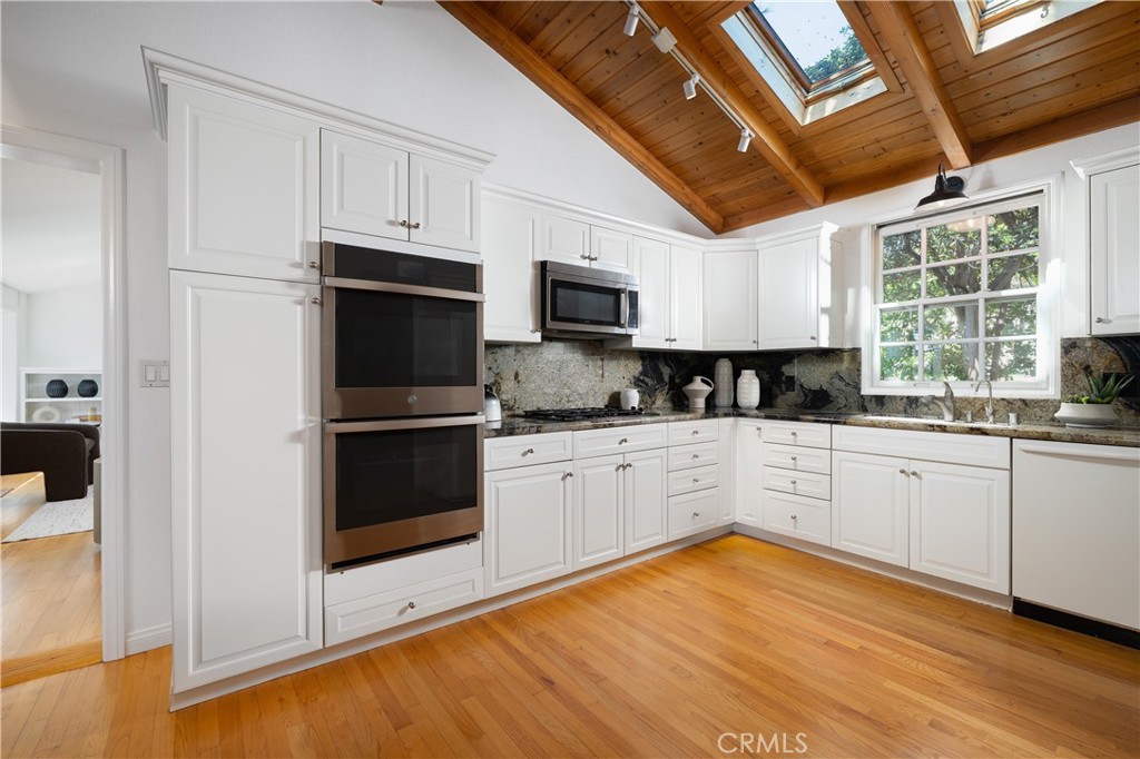 2130 Glenneyre Street