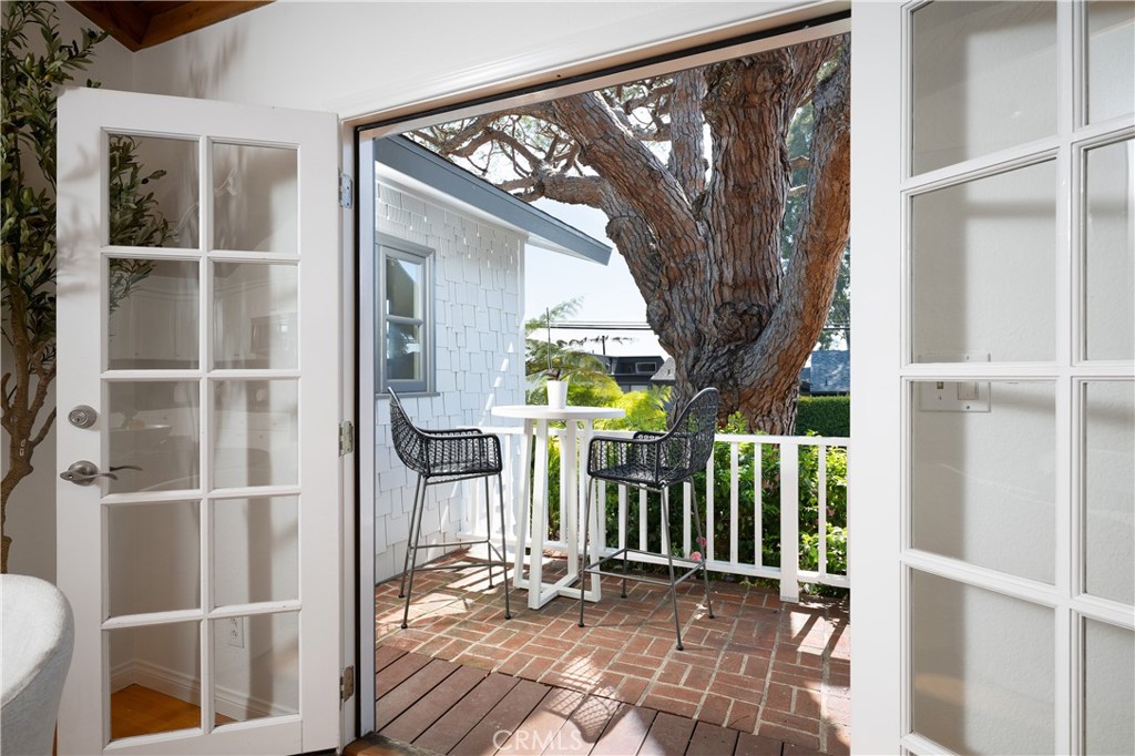 2130 Glenneyre Street