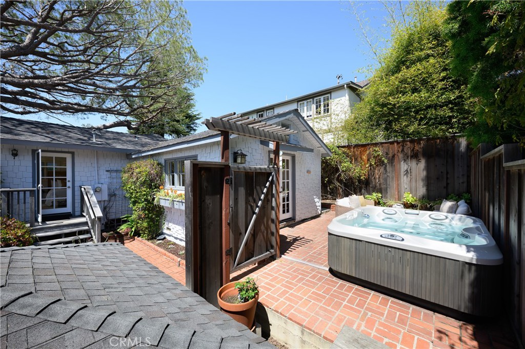 2130 Glenneyre Street