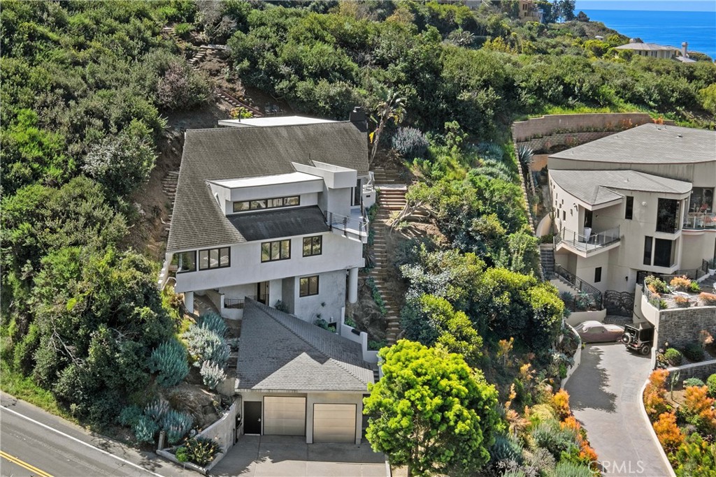 901 Summit Drive