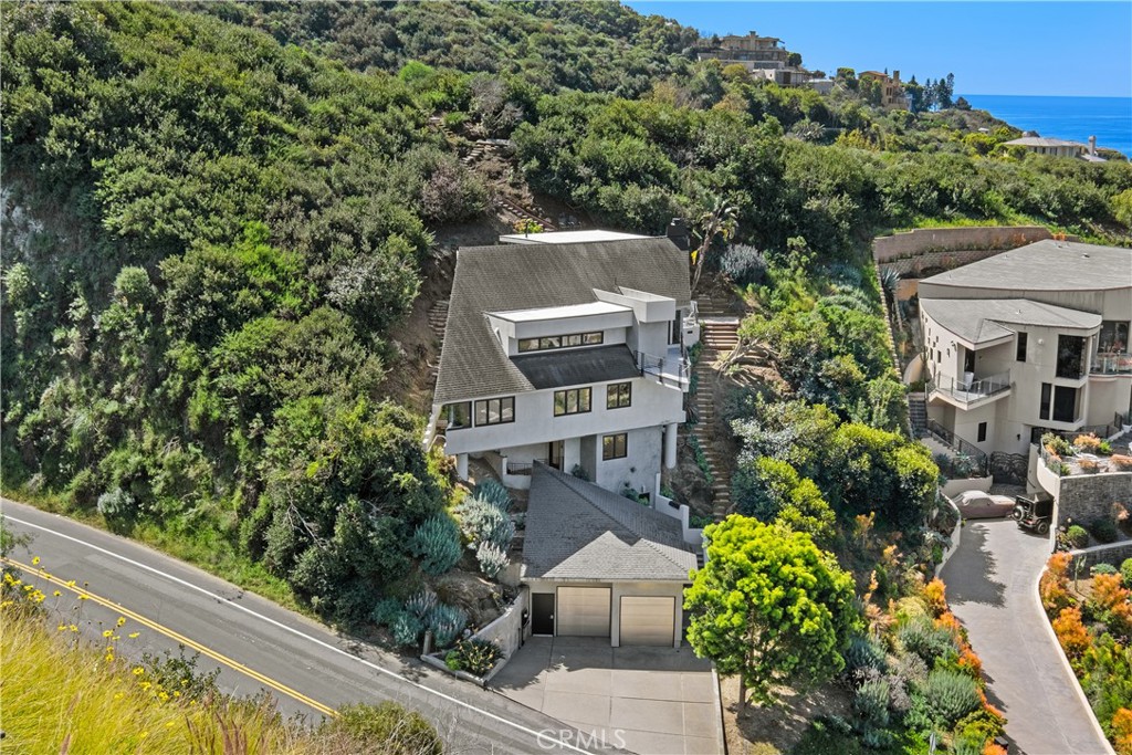 901 Summit Drive