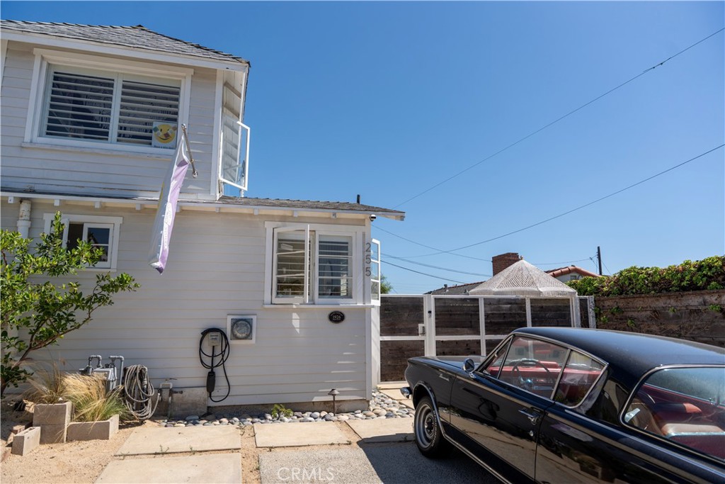 255 Center Street