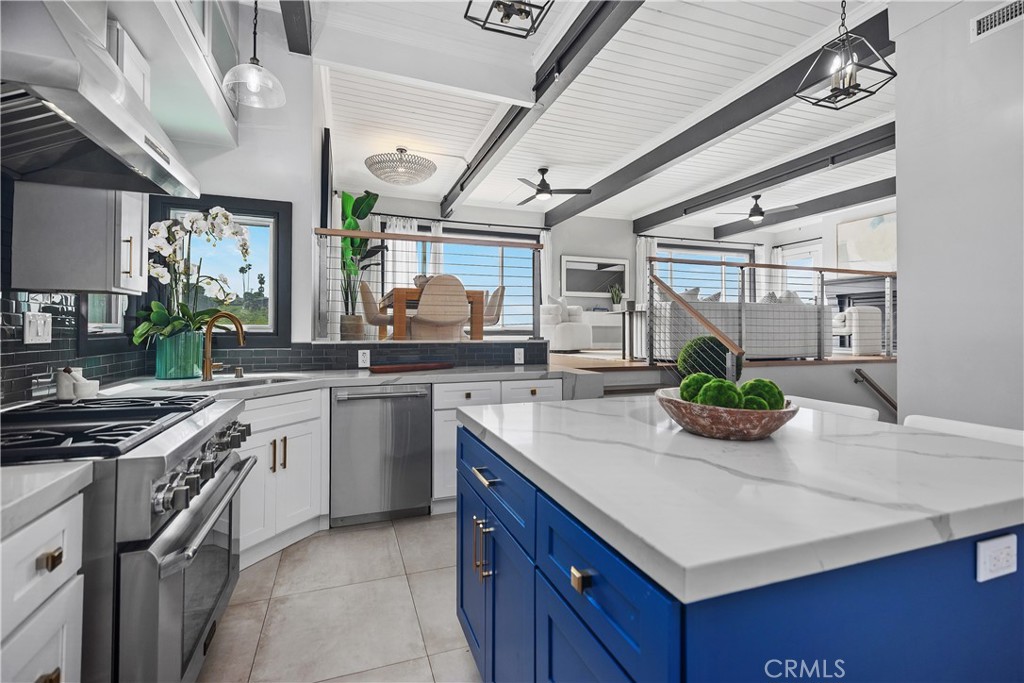 1414 Mar Vista