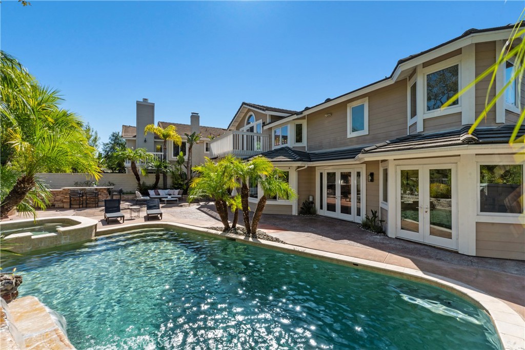 8 Eastridge