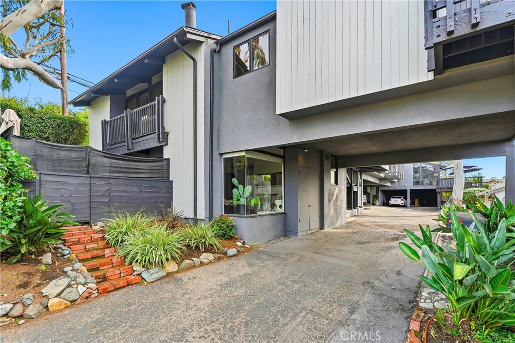 2101 Glenneyre