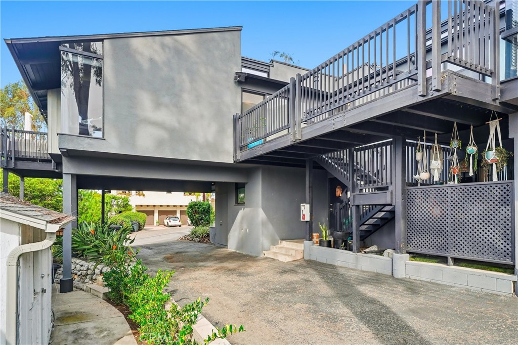 2101 Glenneyre