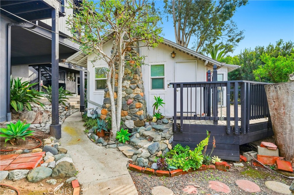 2101 Glenneyre