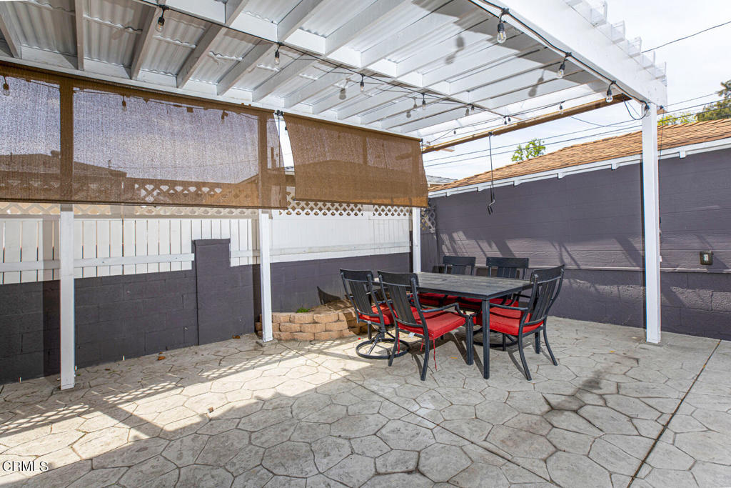 1131 N Mariposa Street