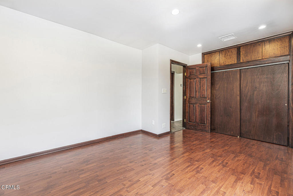 1131 N Mariposa Street