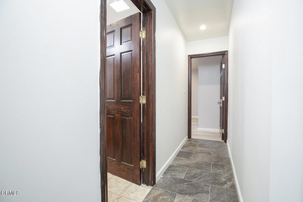 1131 N Mariposa Street