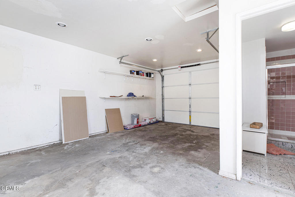 1131 N Mariposa Street