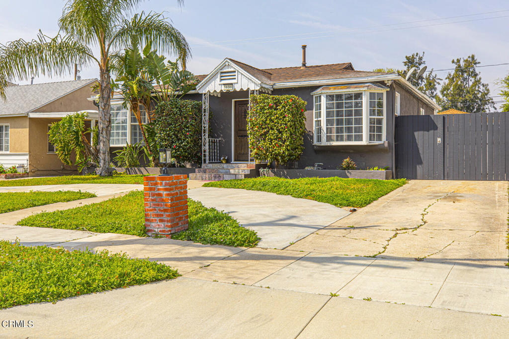 1131 N Mariposa Street