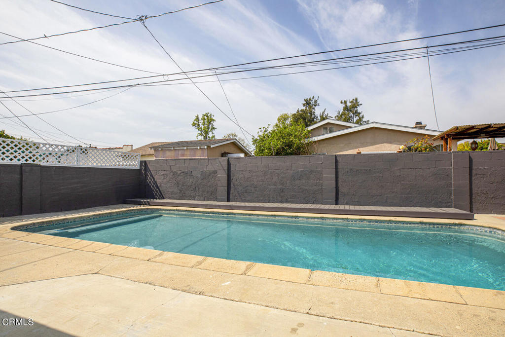 1131 N Mariposa Street