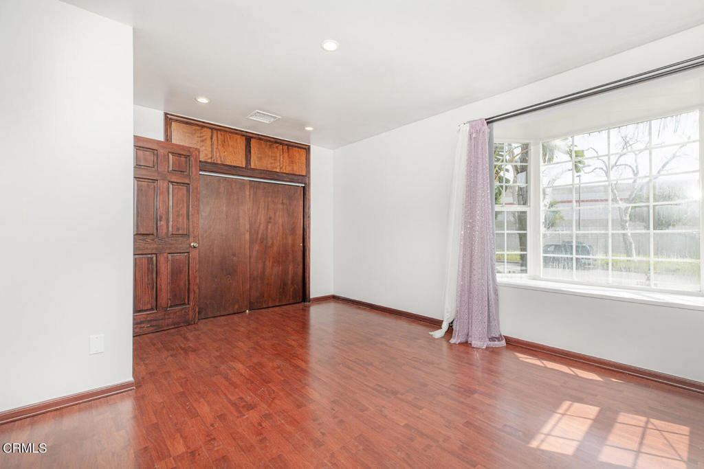 1131 N Mariposa Street