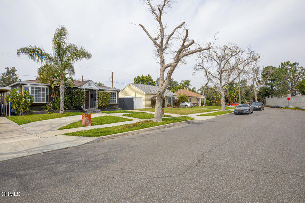 1131 N Mariposa Street