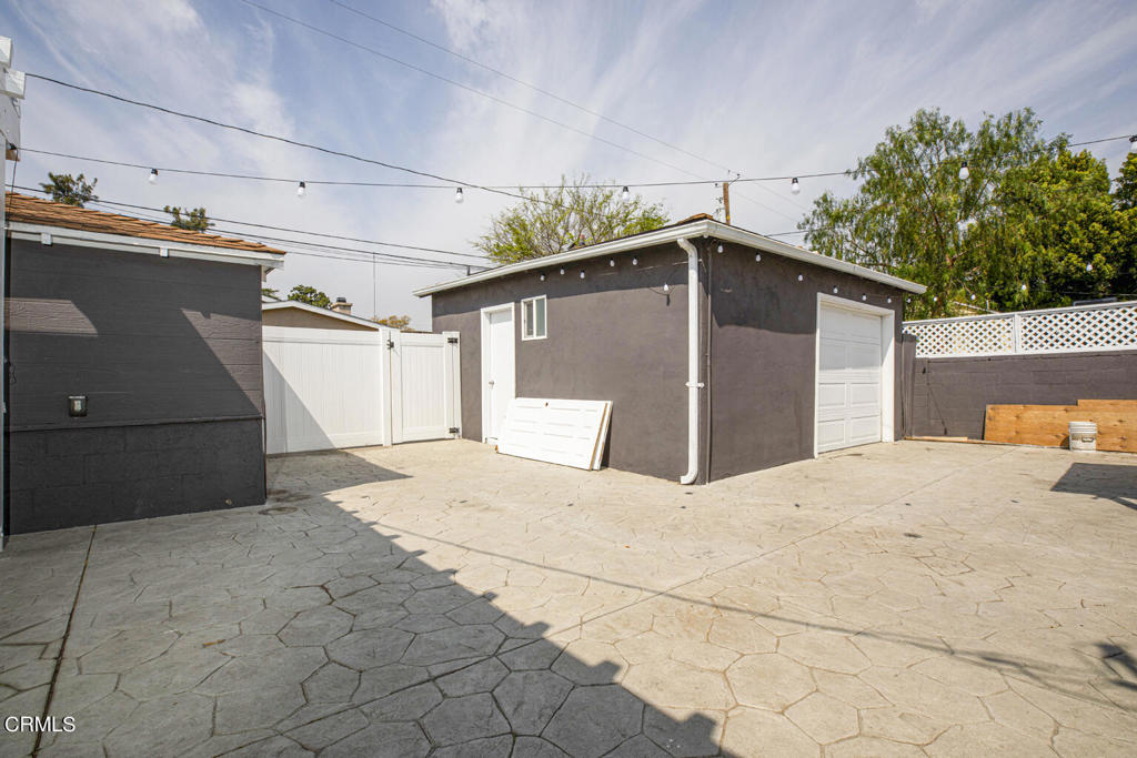 1131 N Mariposa Street