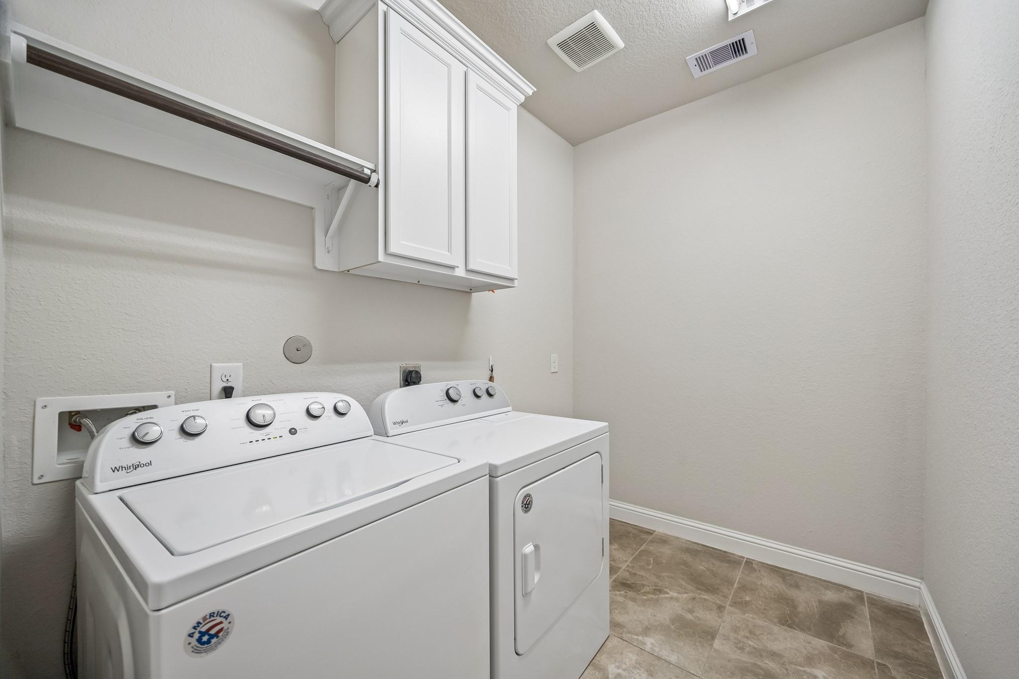 3002 Golden Honey Lane