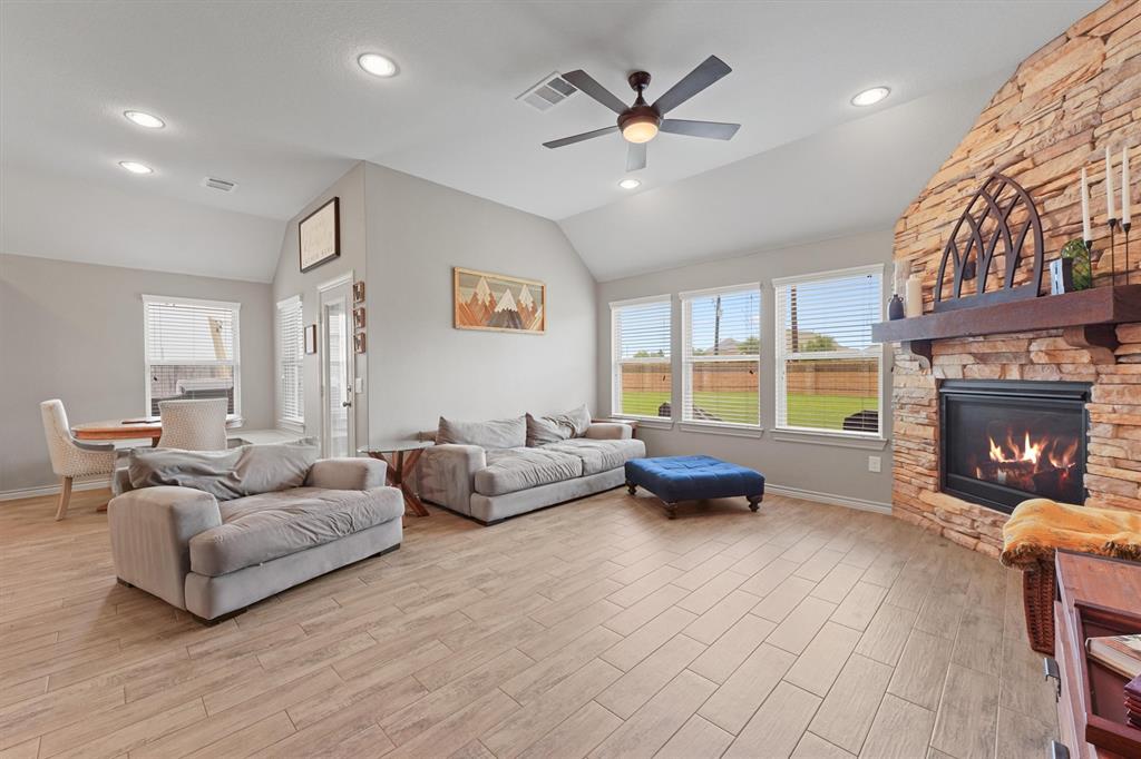 6822 Greenwood Valley Place