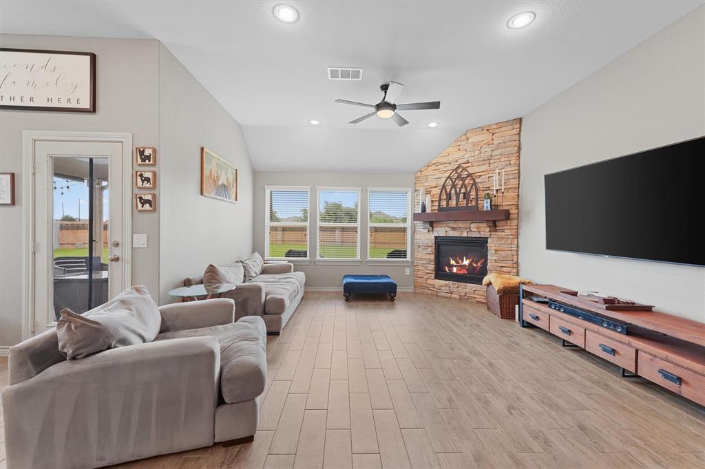 6822 Greenwood Valley Place