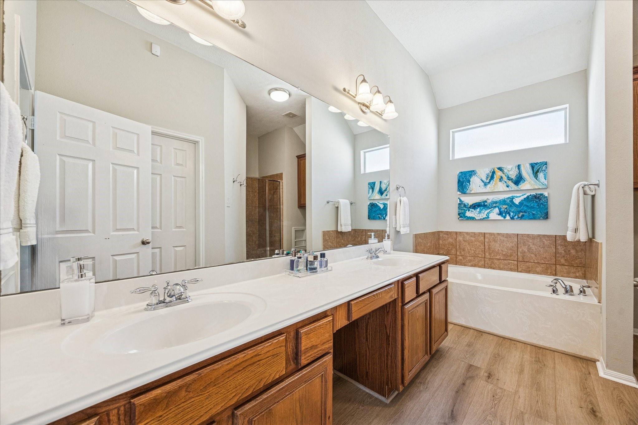 3319 Leading Point Drive