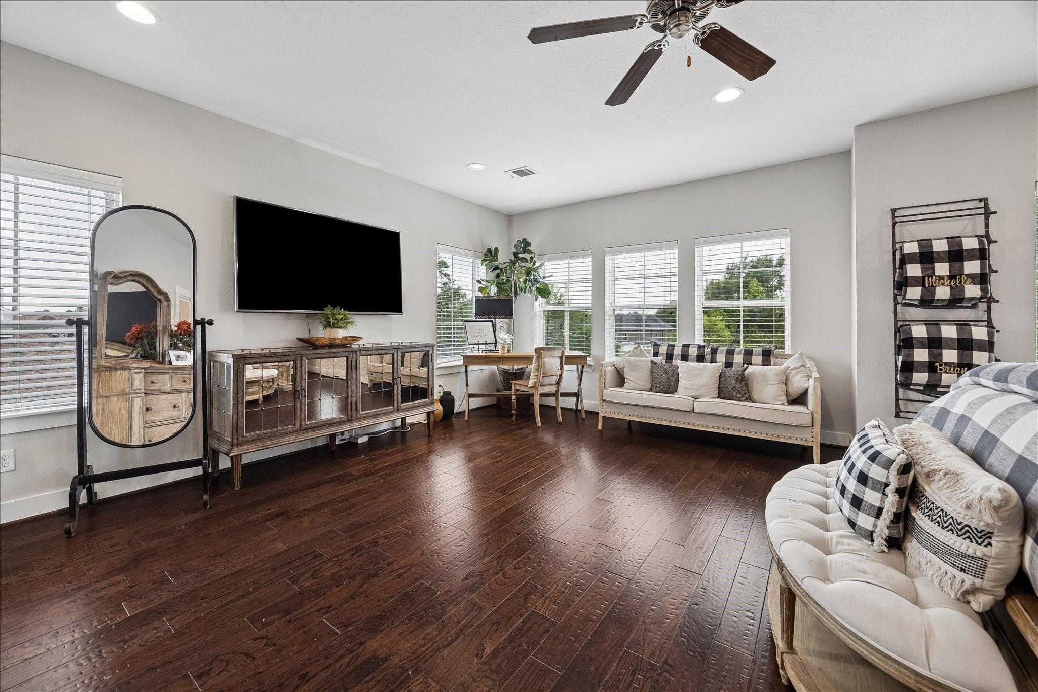 2416 Couch Street