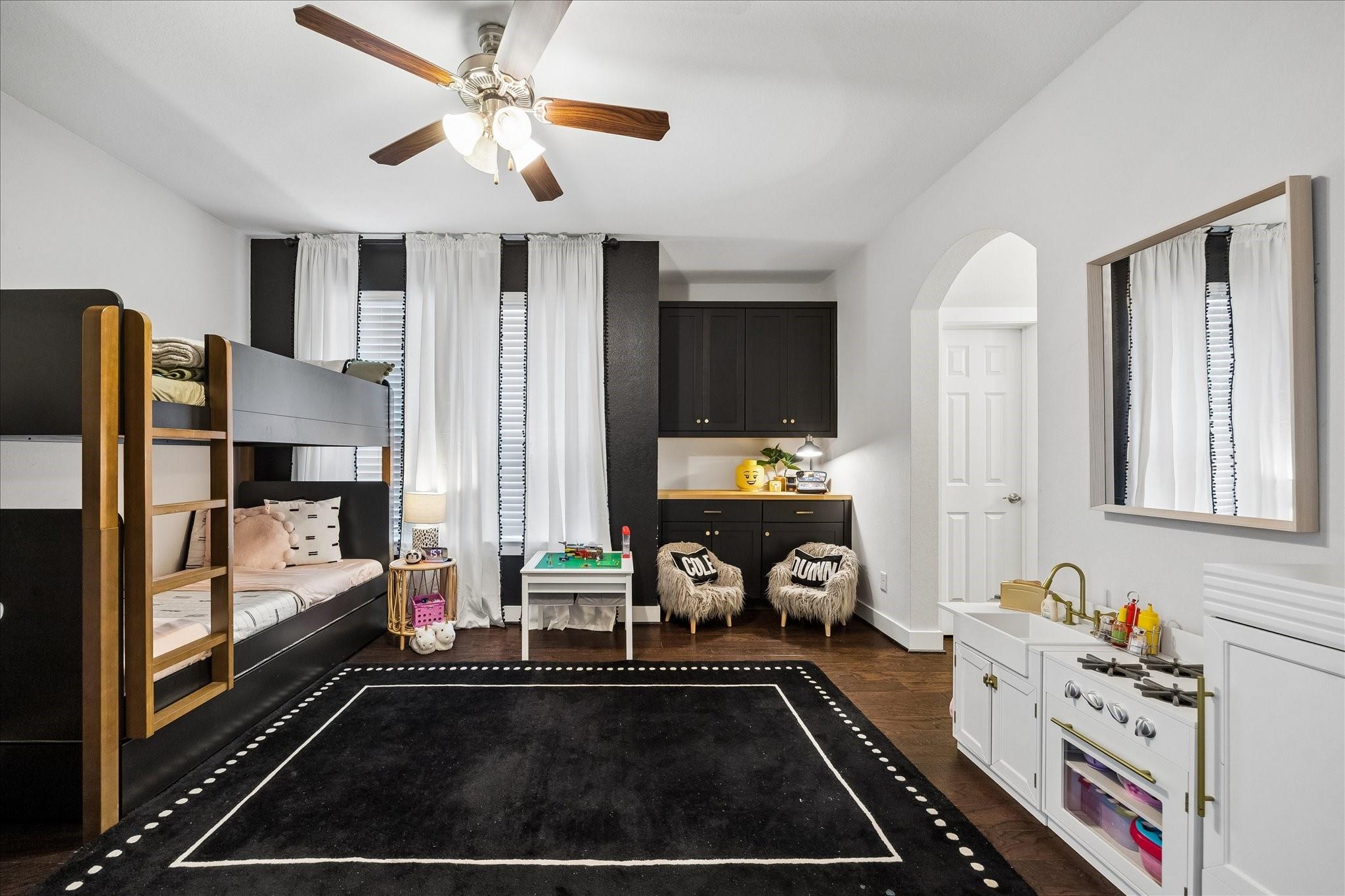 2416 Couch Street