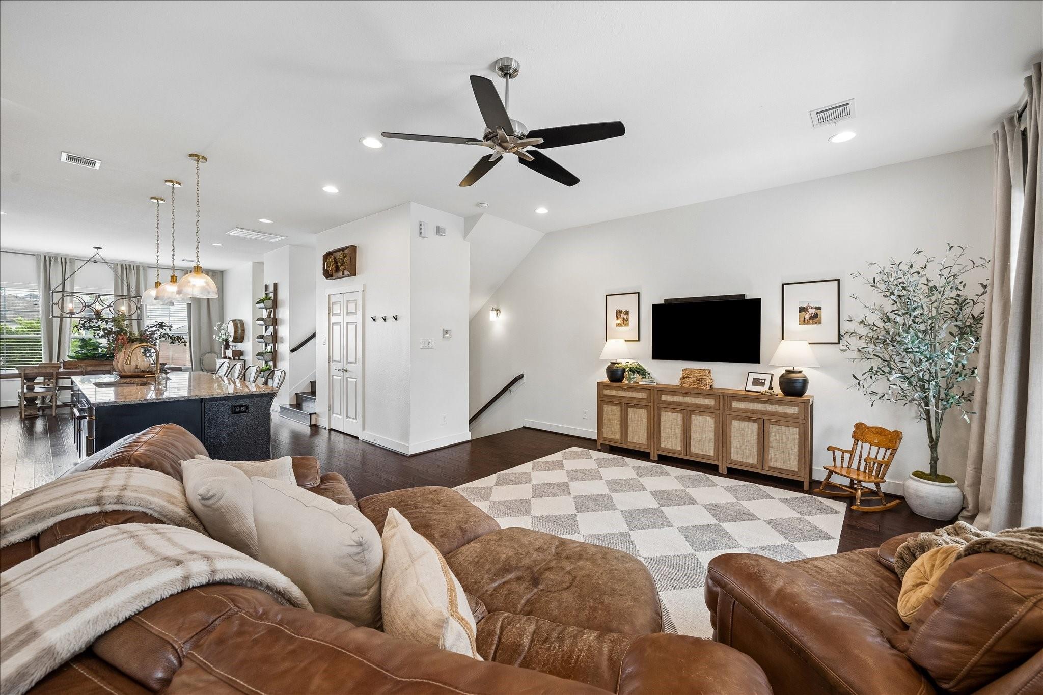 2416 Couch Street