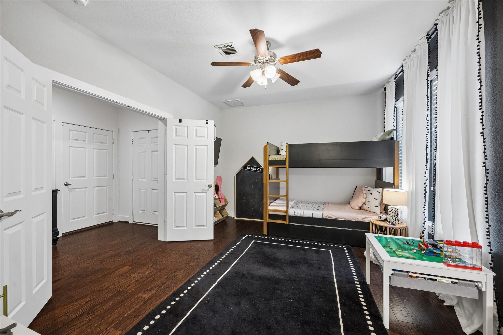 2416 Couch Street