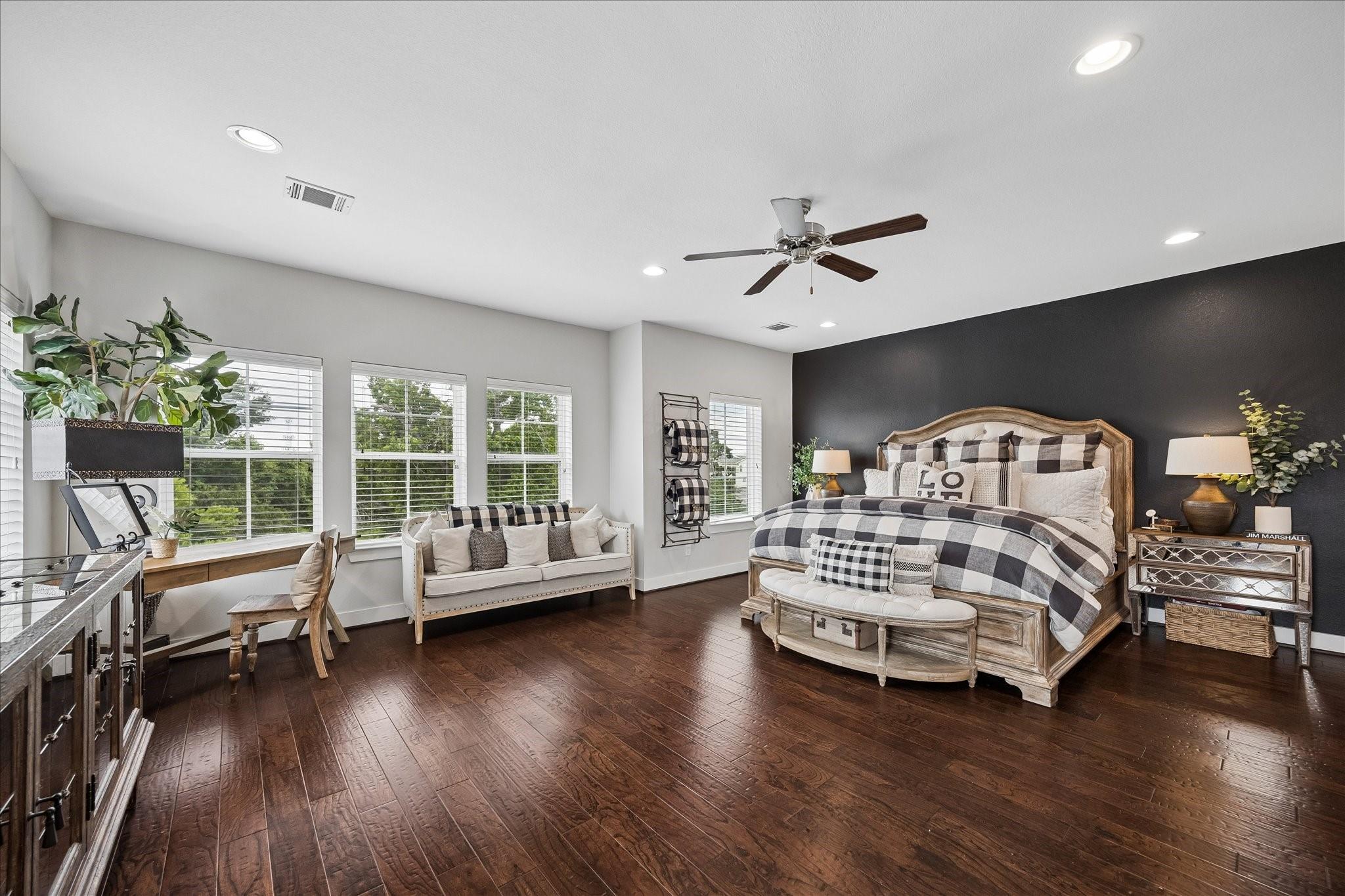 2416 Couch Street