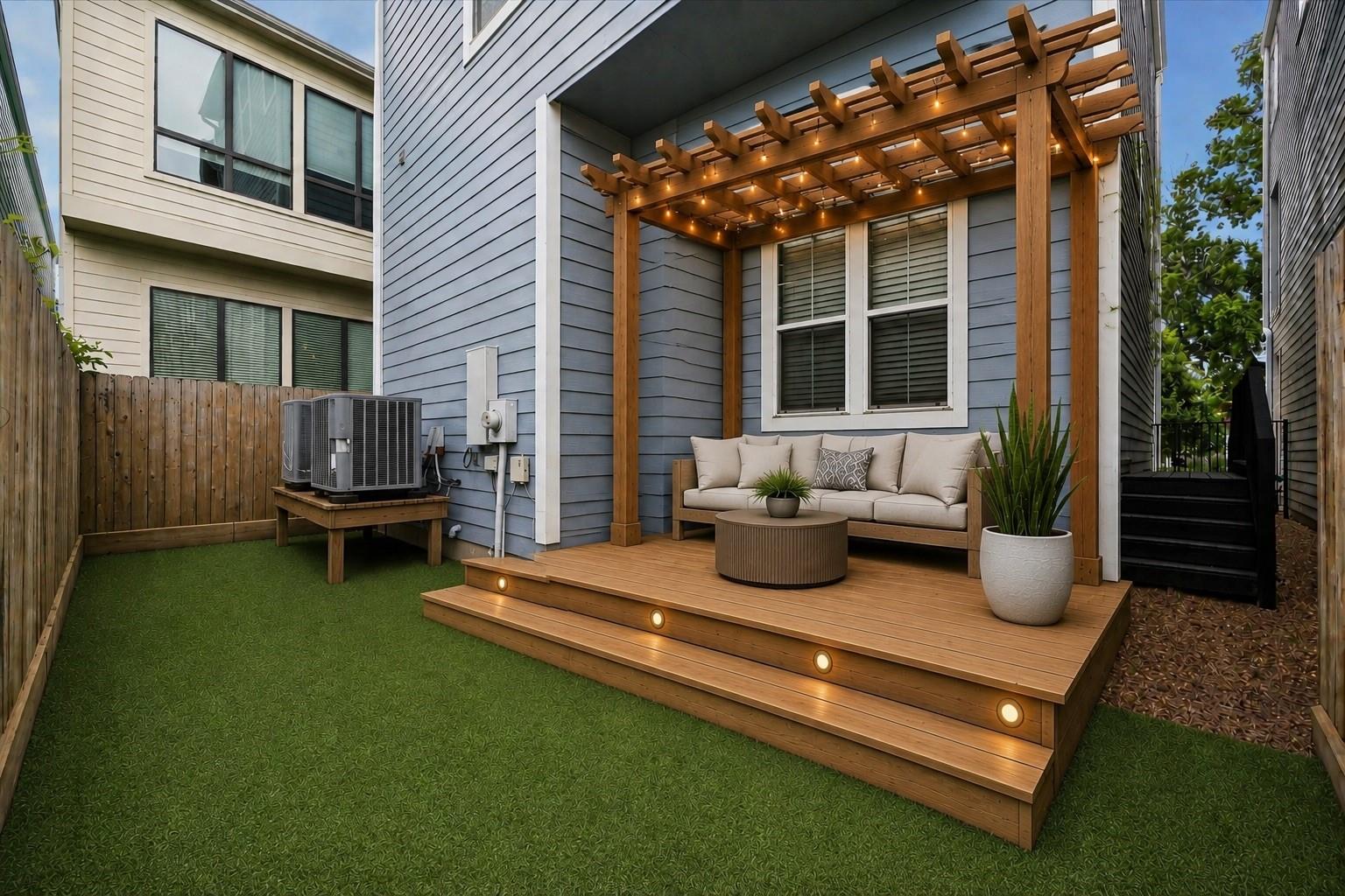 2416 Couch Street