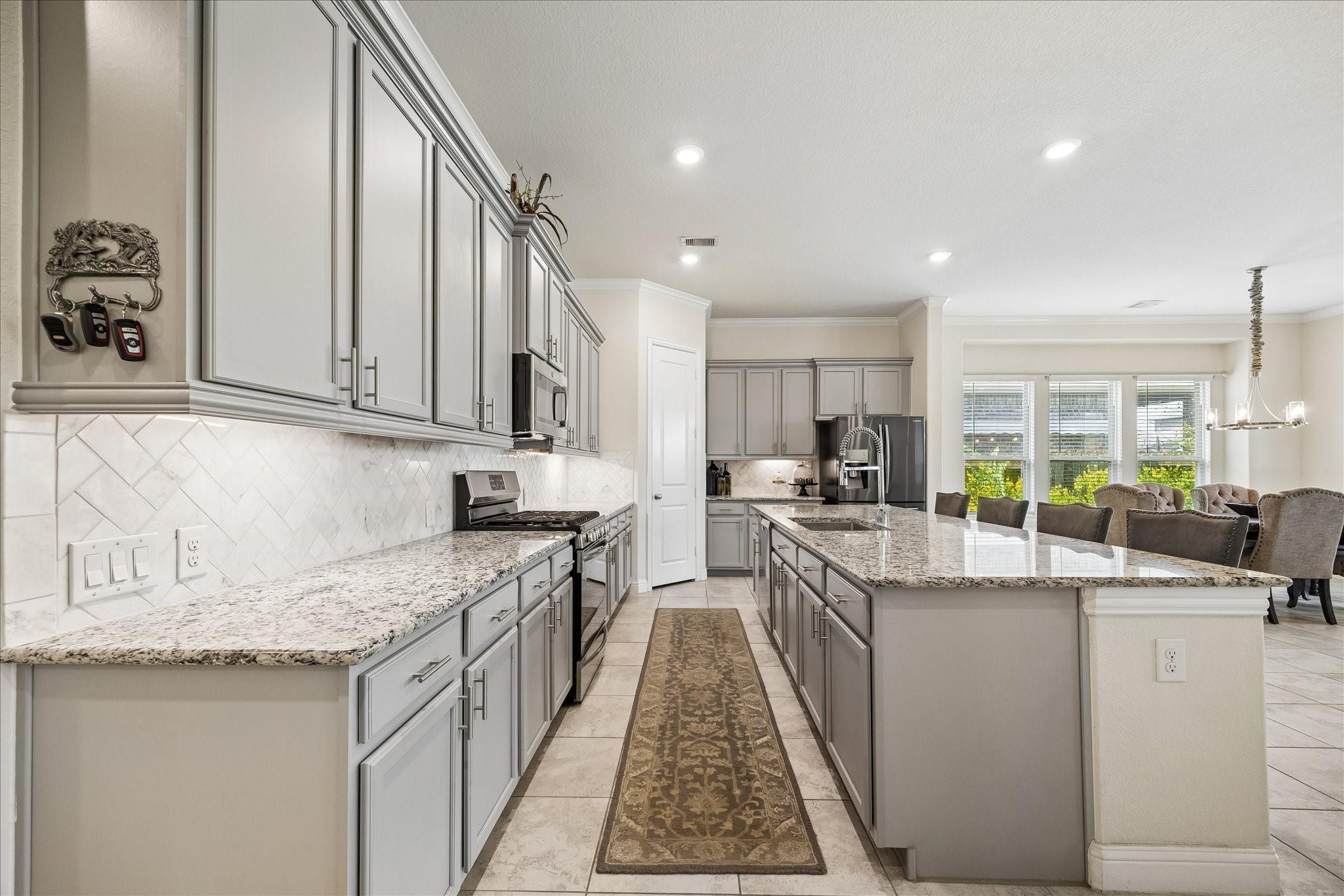 3118 Golden Honey Lane