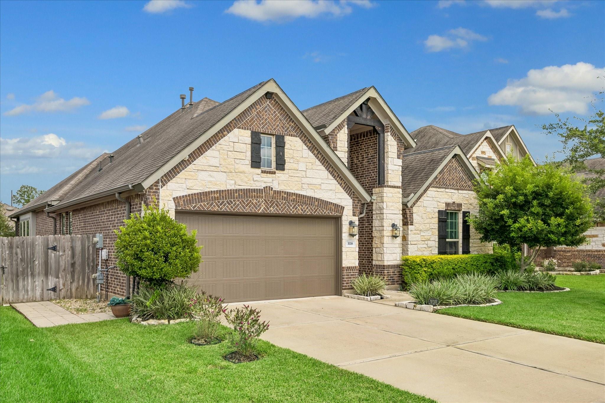 3118 Golden Honey Lane