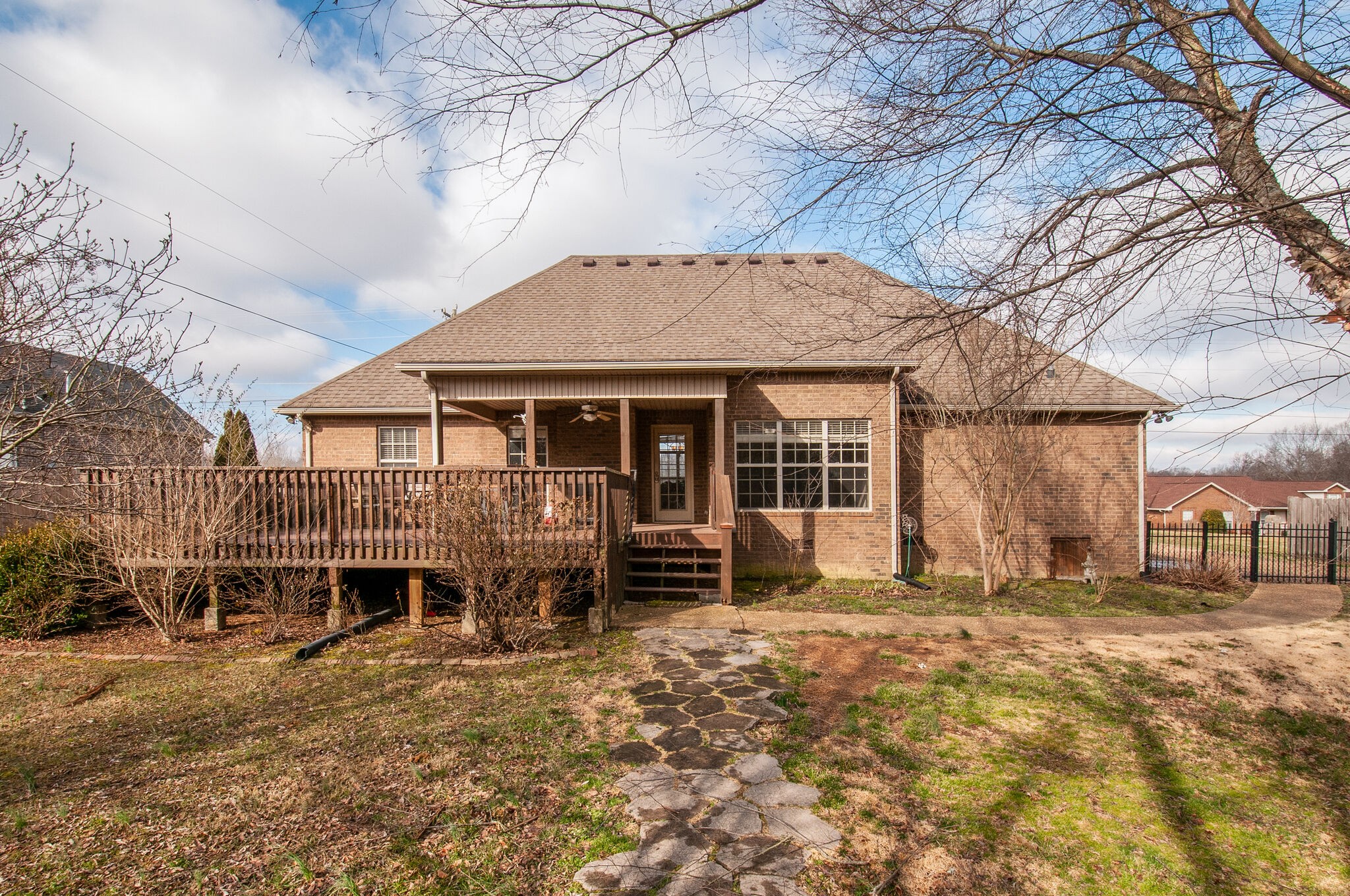 2001 Graceland Way