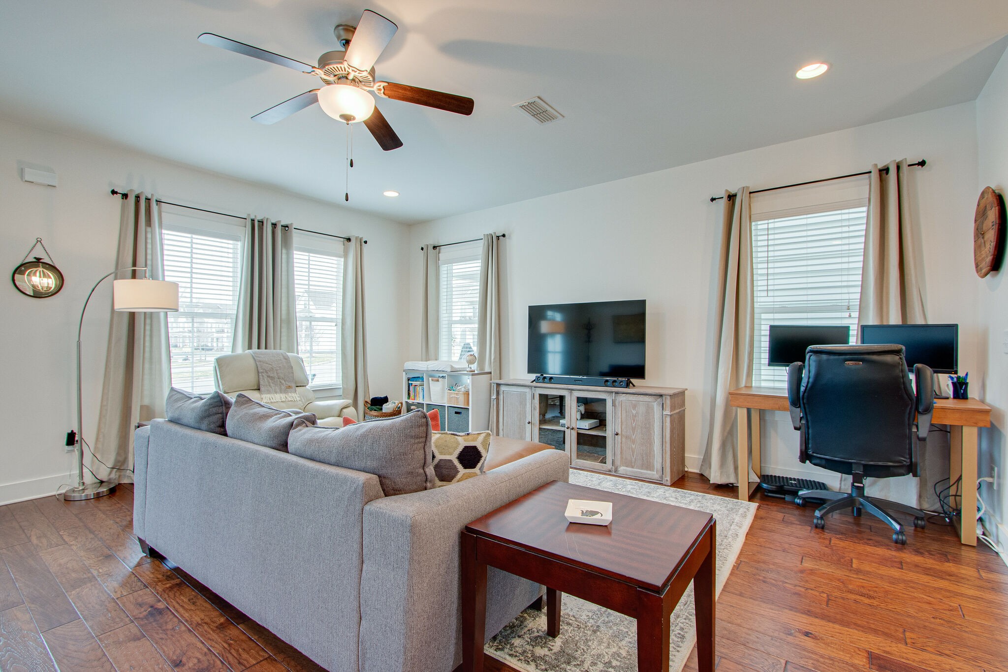 706 Cottage Park Dr