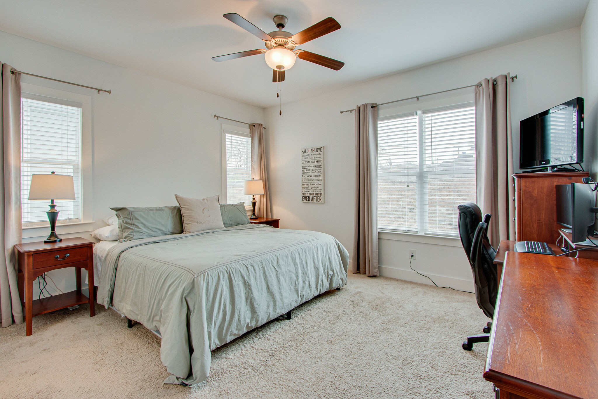 706 Cottage Park Dr