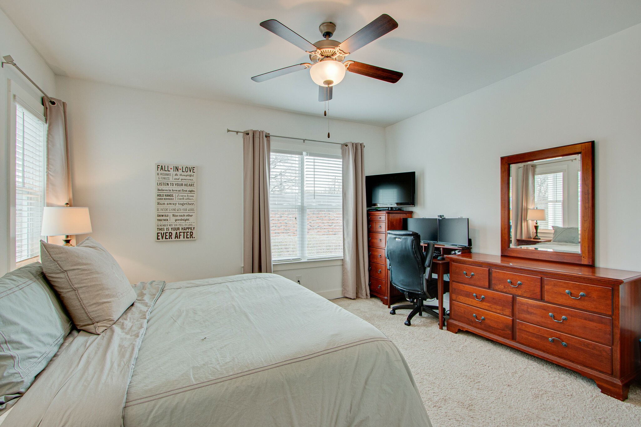 706 Cottage Park Dr