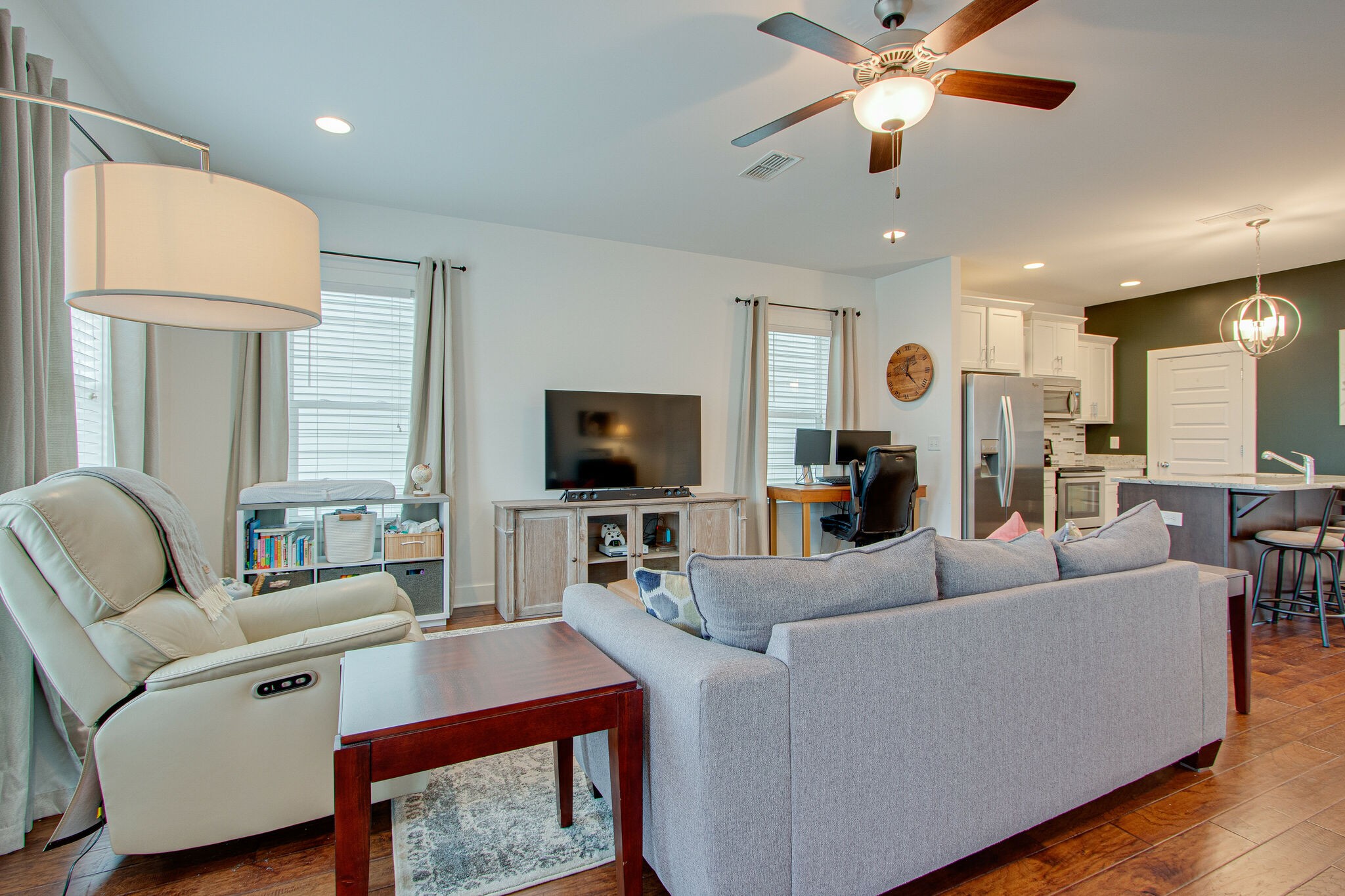 706 Cottage Park Dr