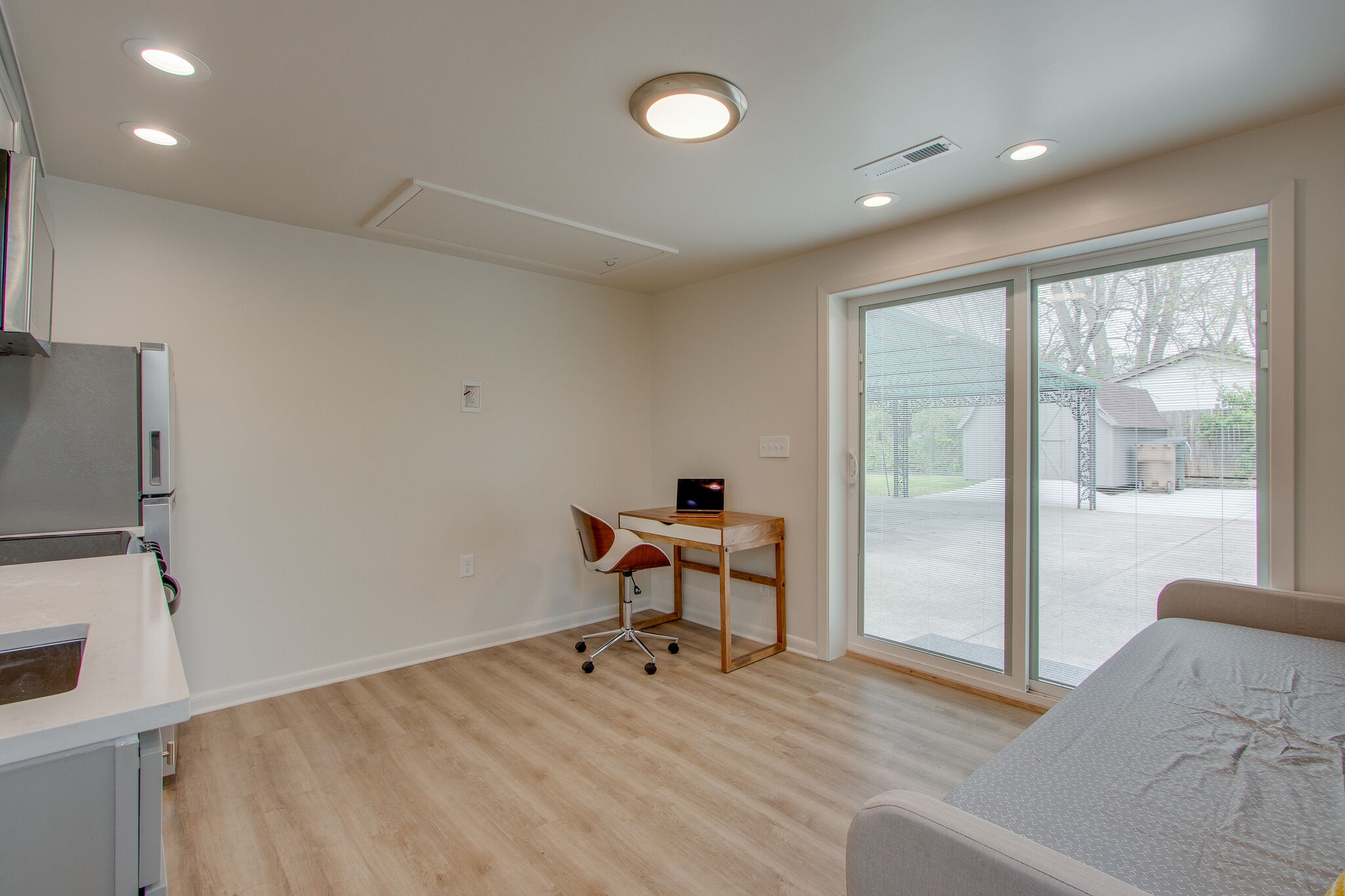 723 Robert Burns Dr