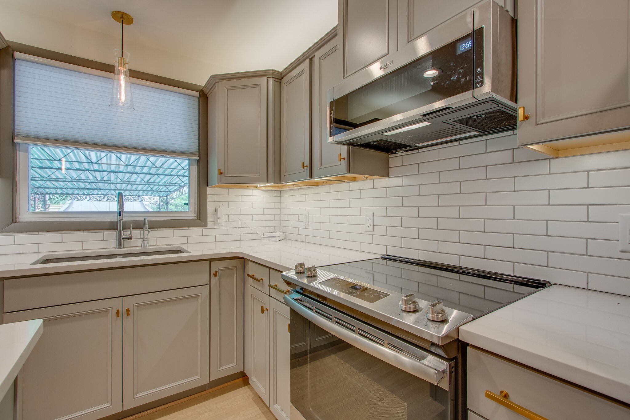 723 Robert Burns Dr