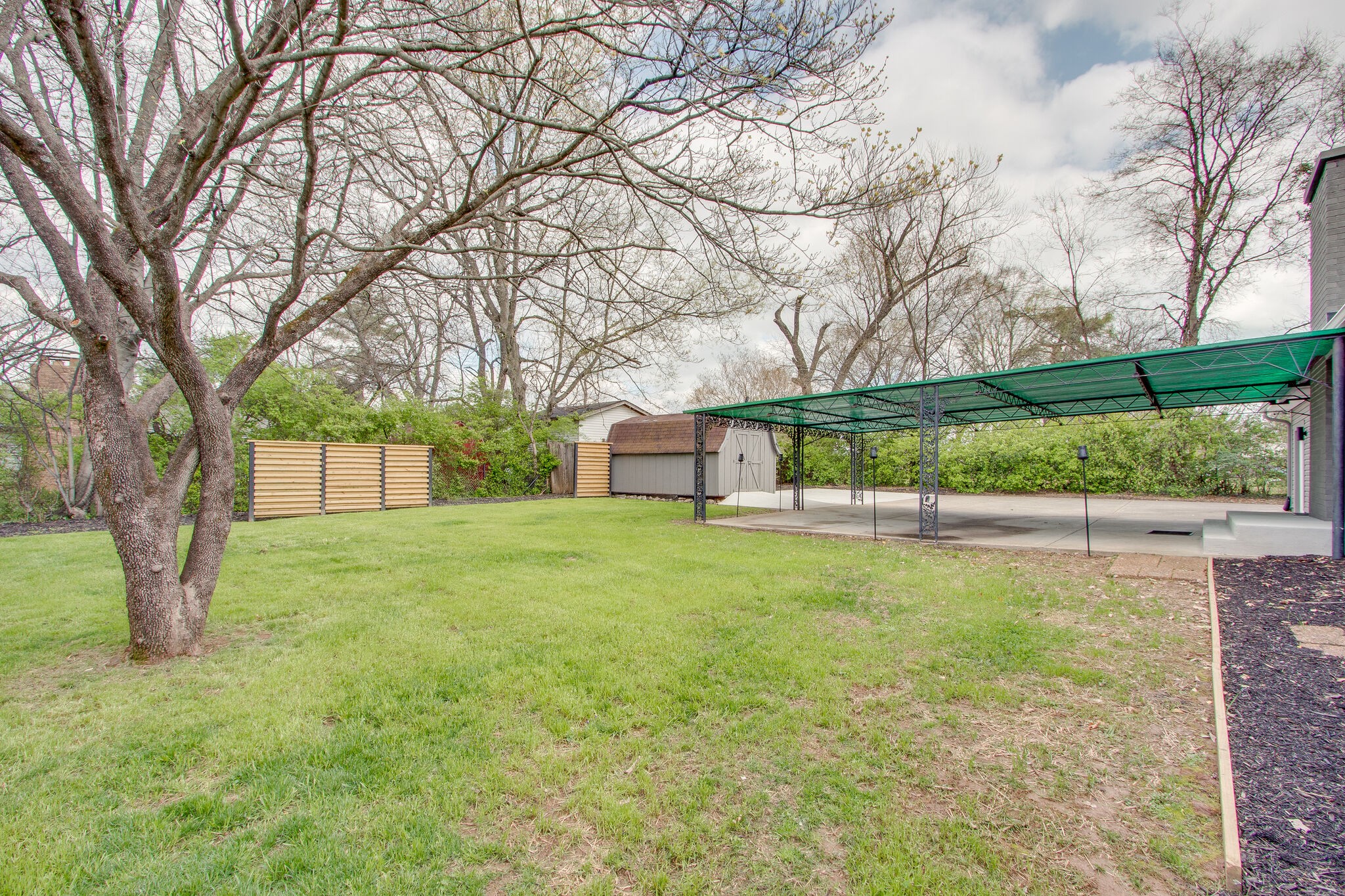723 Robert Burns Dr