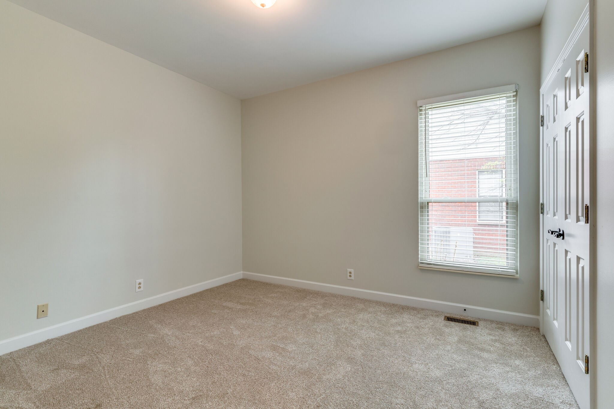 728 Caldwell Dr